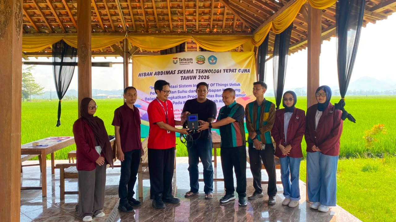 Pemanfaatan Teknologi Cerdas Untuk Pertanian & Implementasi IoT untuk Pengendalian Suhu Dan Kelembapan Kumbung Dalam Meningkatkan Produktivitas Budidaya Jamur Tiram Pada Kelompok Berkah Abadi